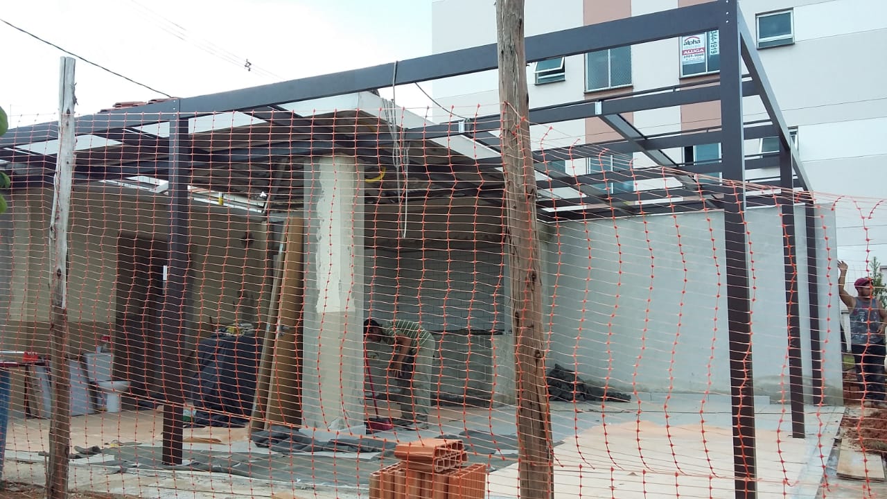Antes — construção nova, cobertura em vidro